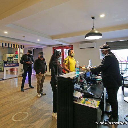 Townhouse Sector 49 Near Logix City Centre 노이다 외부 사진