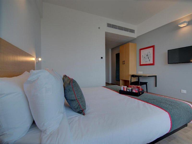 Townhouse Sector 49 Near Logix City Centre 노이다 외부 사진