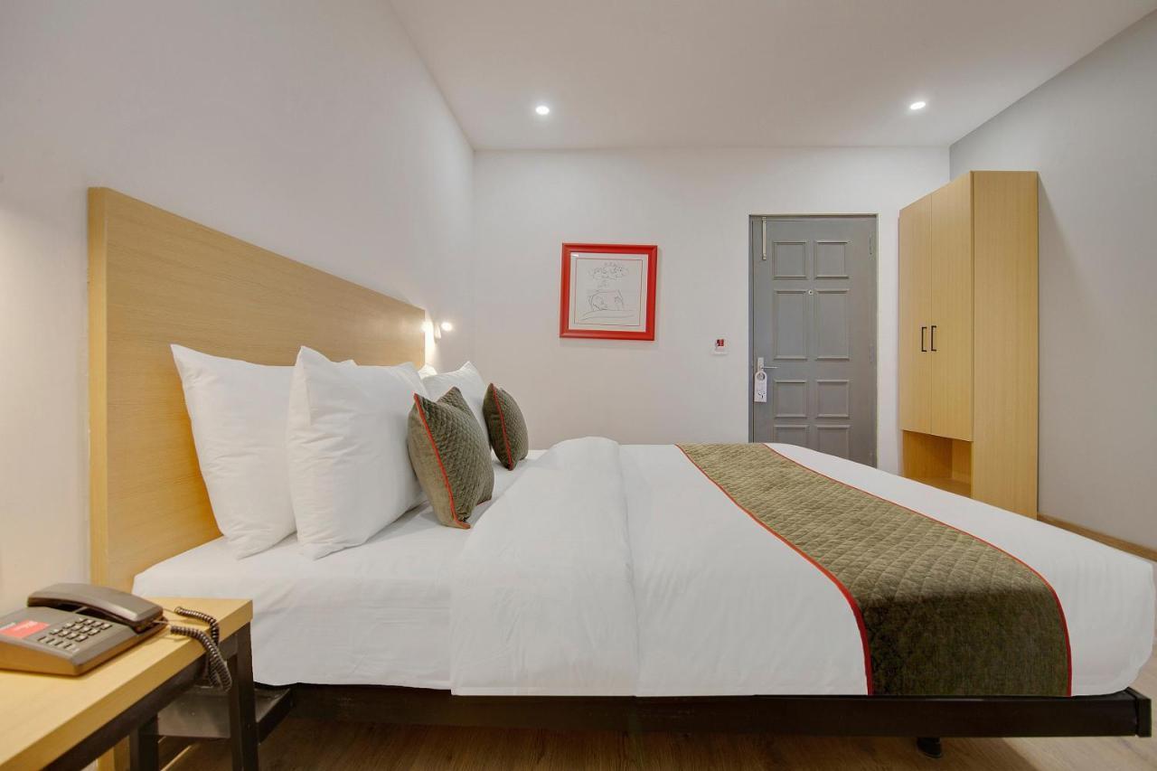 Townhouse Sector 49 Near Logix City Centre 노이다 외부 사진
