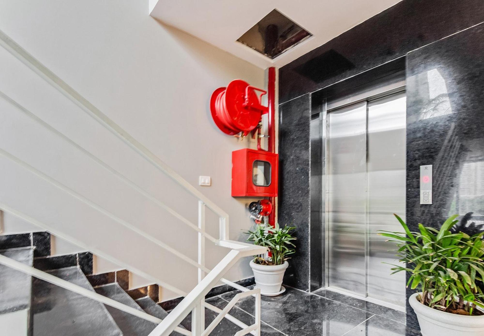 Townhouse Sector 49 Near Logix City Centre 노이다 외부 사진