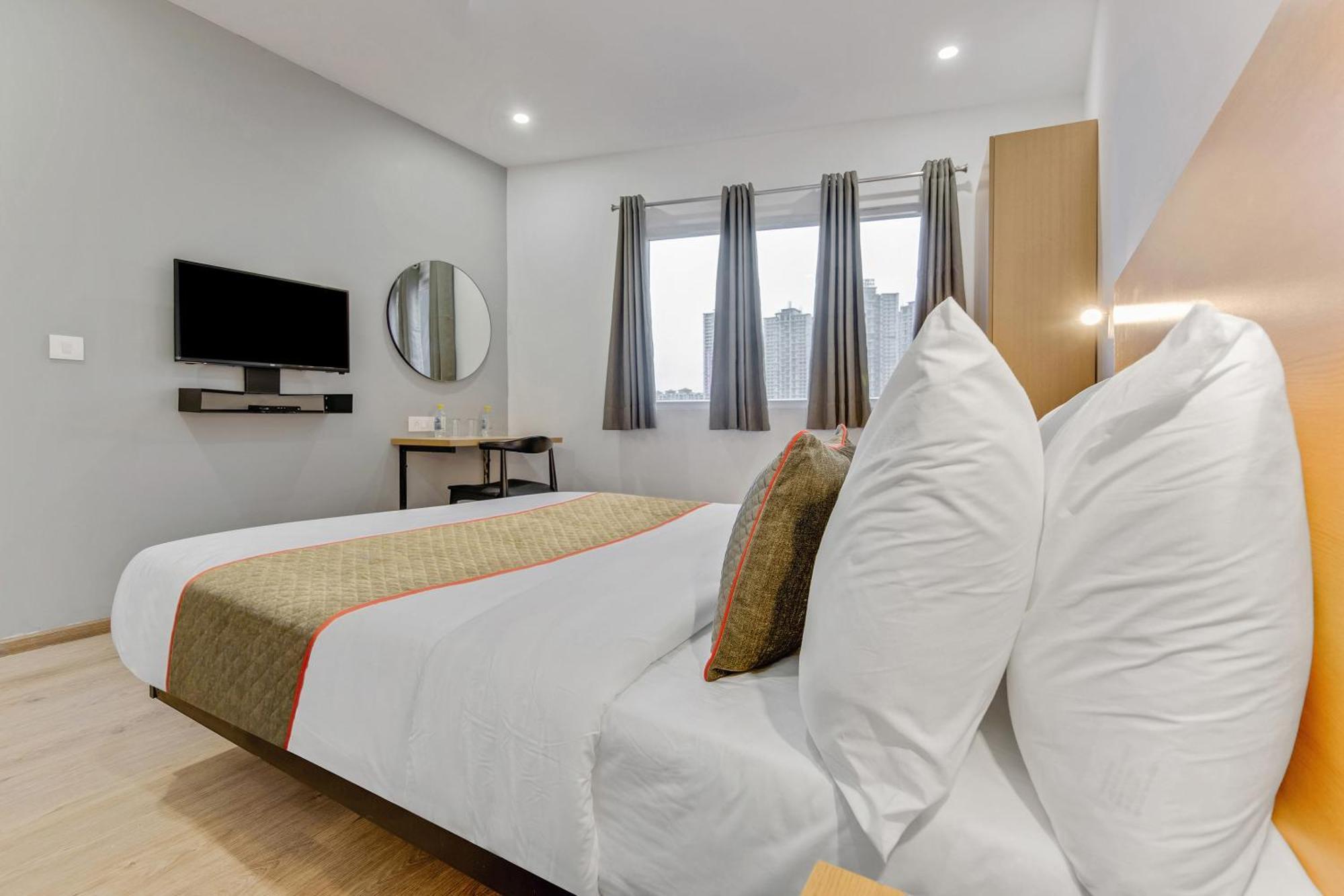 Townhouse Sector 49 Near Logix City Centre 노이다 외부 사진