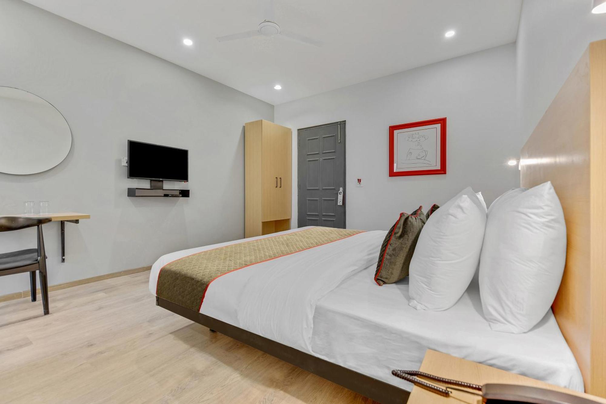 Townhouse Sector 49 Near Logix City Centre 노이다 외부 사진