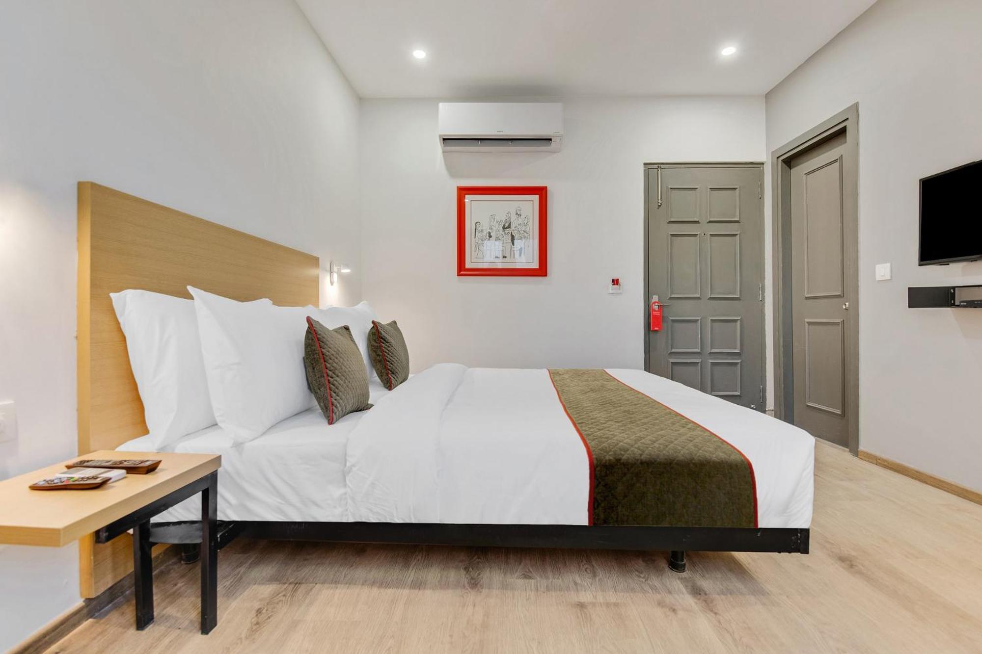 Townhouse Sector 49 Near Logix City Centre 노이다 외부 사진