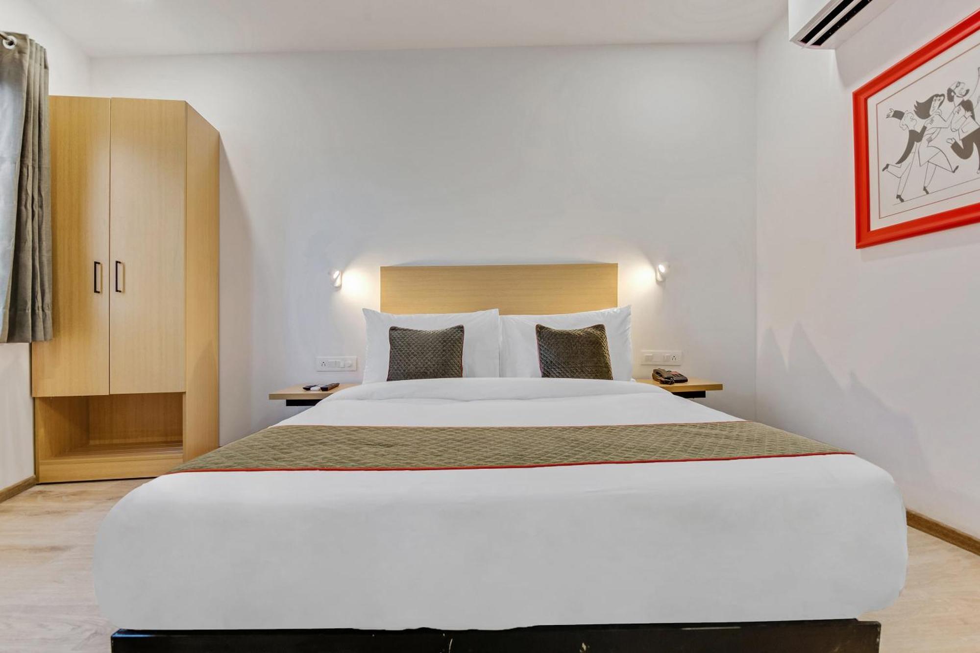 Townhouse Sector 49 Near Logix City Centre 노이다 외부 사진