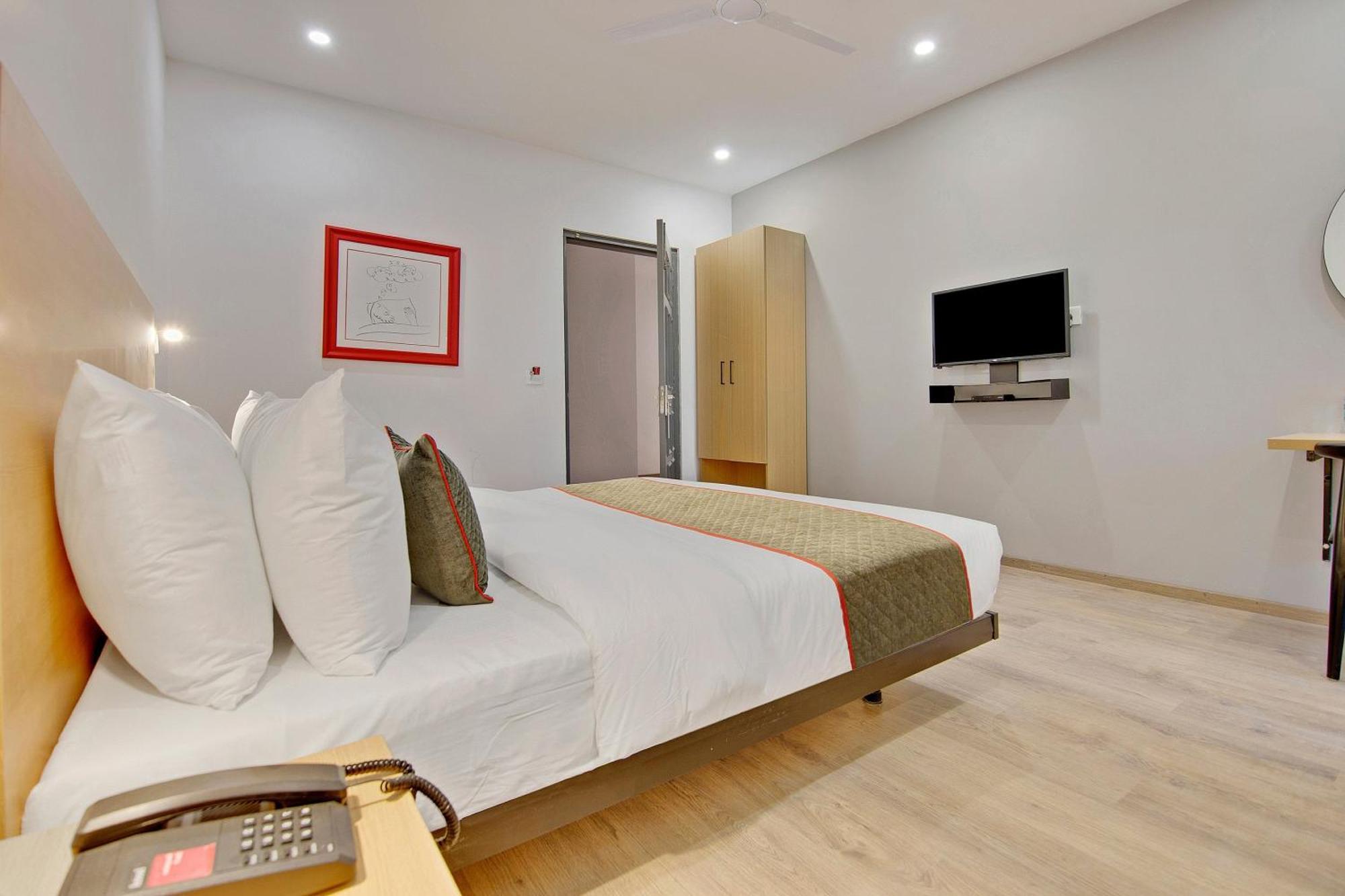 Townhouse Sector 49 Near Logix City Centre 노이다 외부 사진