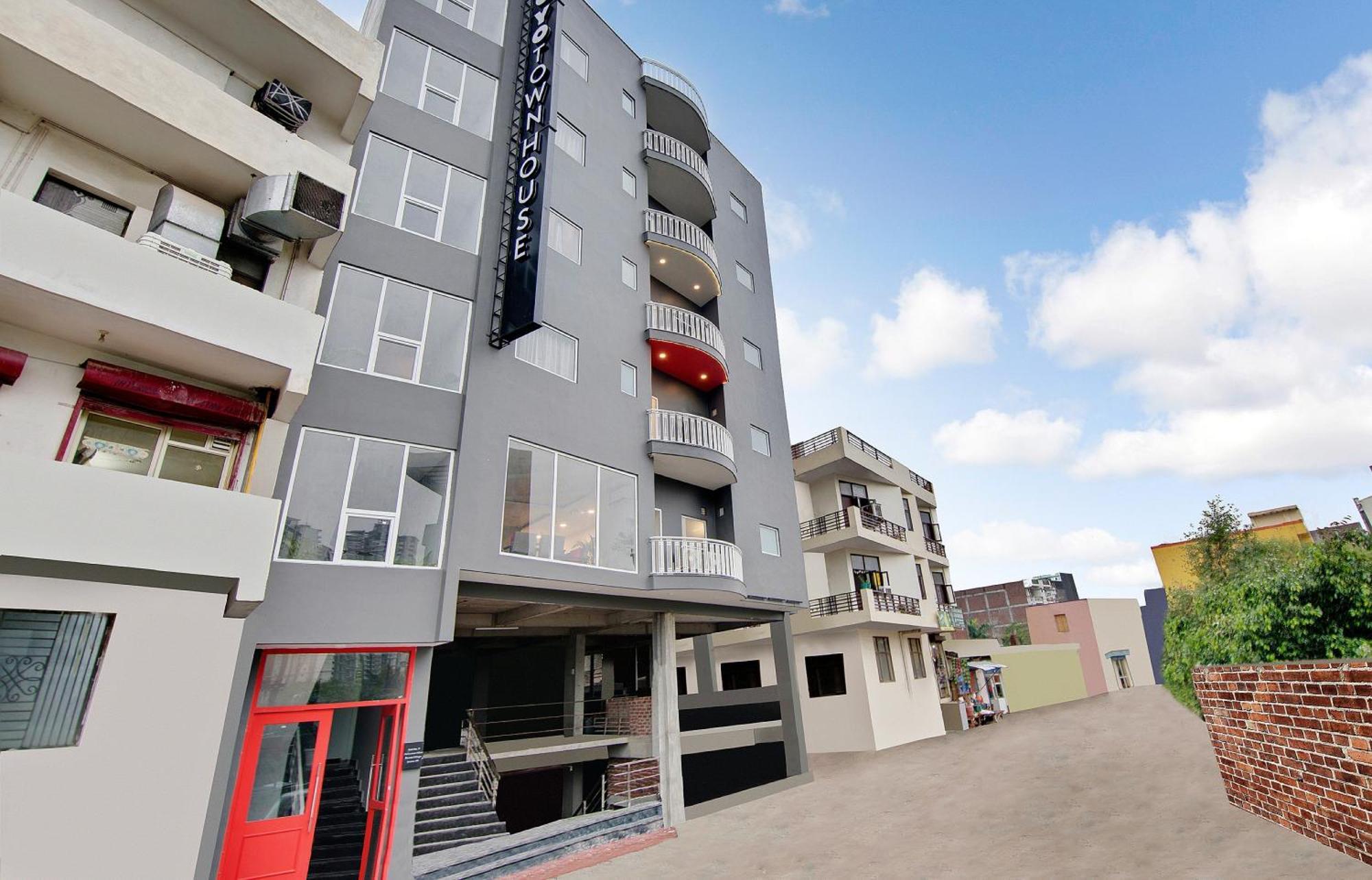 Townhouse Sector 49 Near Logix City Centre 노이다 외부 사진
