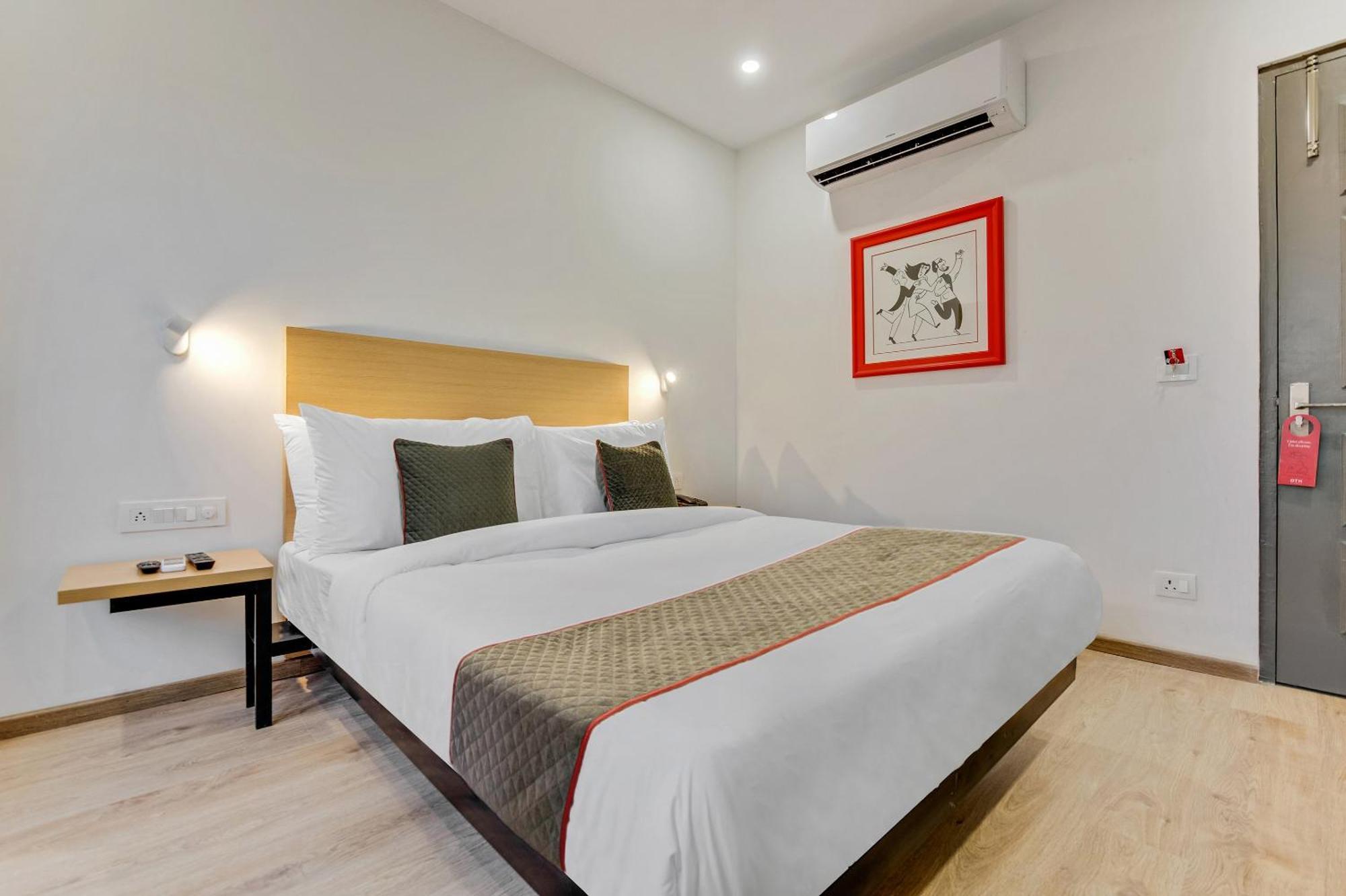 Townhouse Sector 49 Near Logix City Centre 노이다 외부 사진