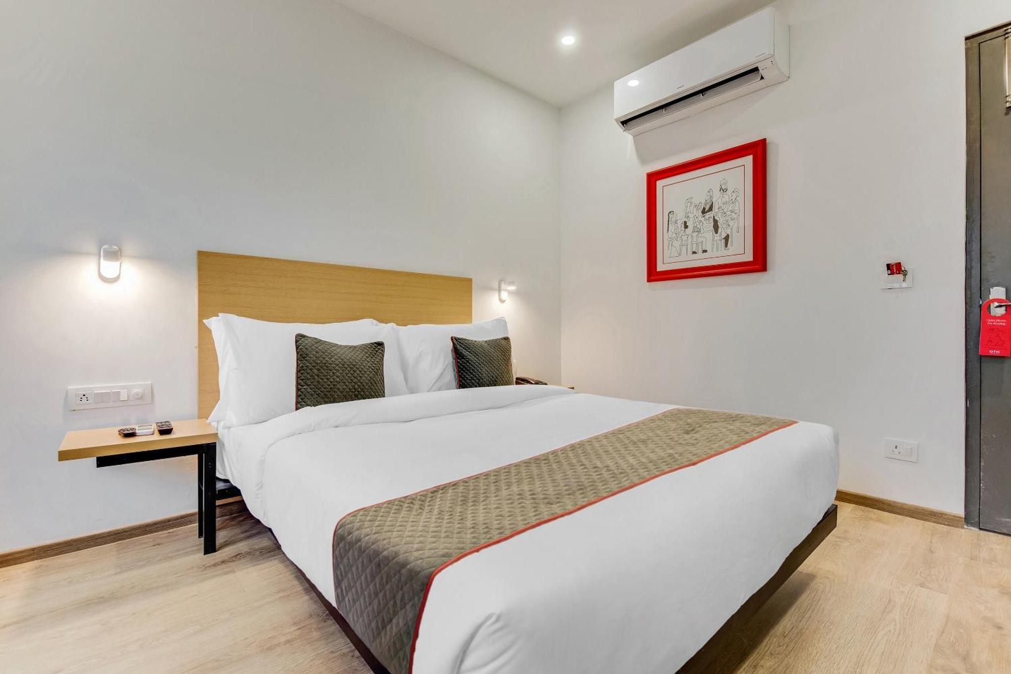 Townhouse Sector 49 Near Logix City Centre 노이다 외부 사진