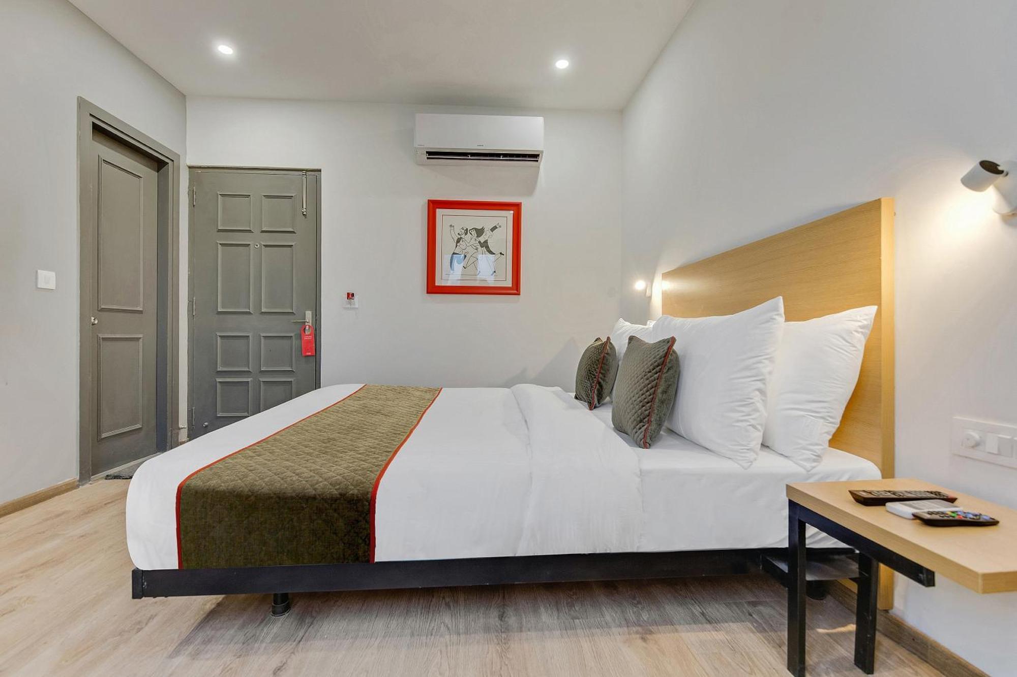Townhouse Sector 49 Near Logix City Centre 노이다 외부 사진